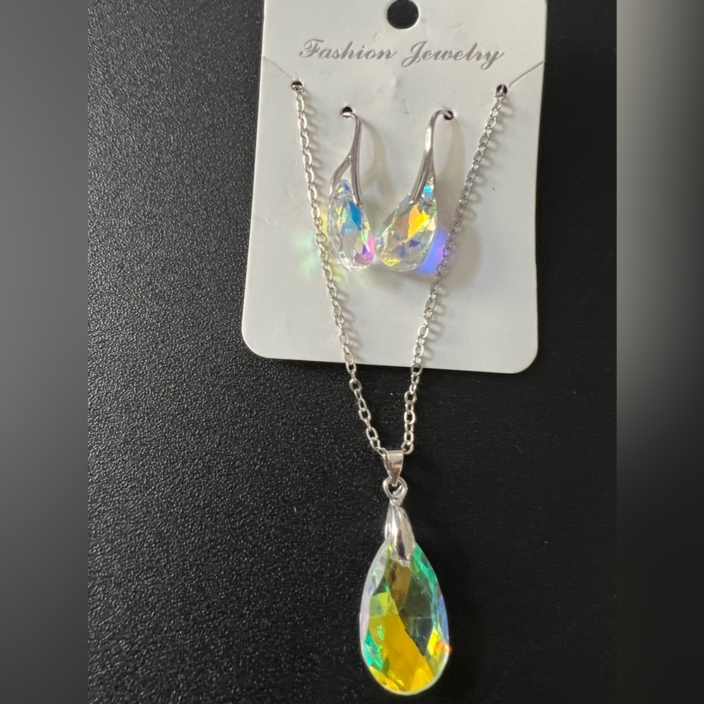 NWT Silver Toned Bindings with Rhinestones Necklace & Earrings Set